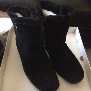 BLONDO SILAS WATERPROOF BLACK SUEDE BOOTS 6.5 W
